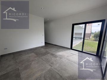 Casa en San Ramon, Pilar del este