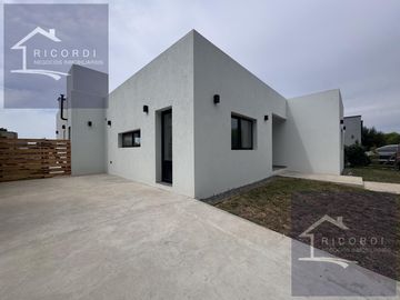Casa en San Ramon, Pilar del este