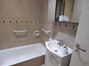 Casa con Local en venta en G. Catan