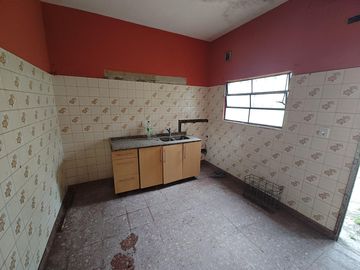 Casa con Local en venta en G. Catan