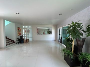 HERMOSA CASA MUY AMPLIA Y GDE! / RINCONADA ALAMOS/ sobre Bvd Alamos