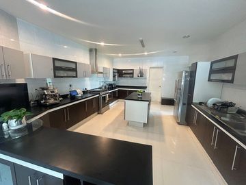 HERMOSA CASA MUY AMPLIA Y GDE! / RINCONADA ALAMOS/ sobre Bvd Alamos