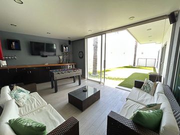 HERMOSA CASA MUY AMPLIA Y GDE! / RINCONADA ALAMOS/ sobre Bvd Alamos