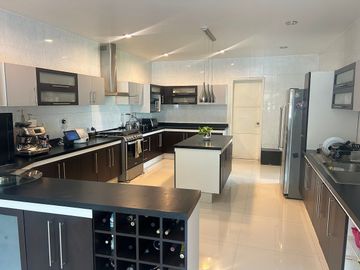 HERMOSA CASA MUY AMPLIA Y GDE! / RINCONADA ALAMOS/ sobre Bvd Alamos
