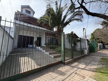 Chalet 2 plantas 5 amb con Jardín y ¡Gran fondo con piscina!