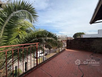 Chalet 2 plantas 5 amb con Jardín y ¡Gran fondo con piscina!