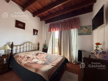 Chalet 2 plantas 5 amb con Jardín y ¡Gran fondo con piscina!