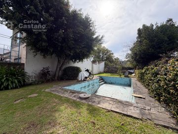 Chalet 2 plantas 5 amb con Jardín y ¡Gran fondo con piscina!