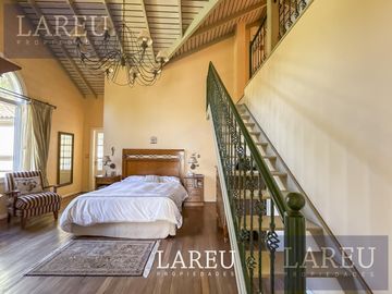 Casa en el barrio privado La Legua