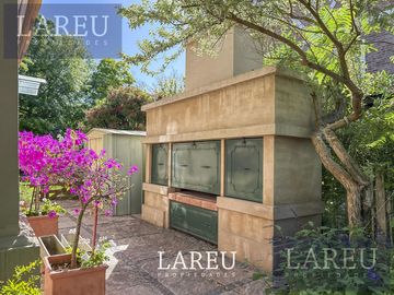 Casa en el barrio privado La Legua