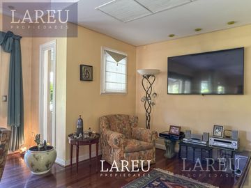 Casa en el barrio privado La Legua