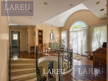 Casa en el barrio privado La Legua