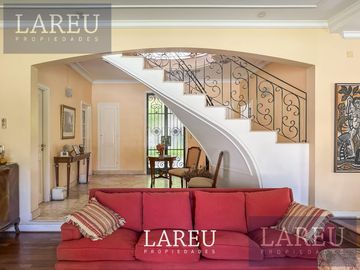 Casa en el barrio privado La Legua