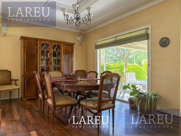 Casa en el barrio privado La Legua