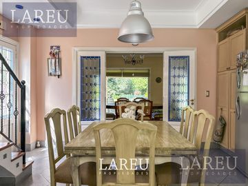 Casa en el barrio privado La Legua