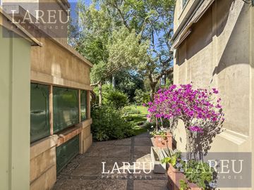 Casa en el barrio privado La Legua