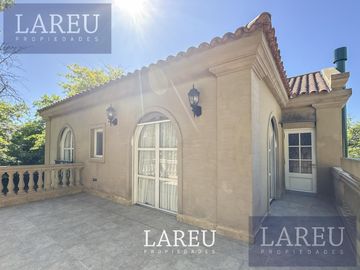 Casa en el barrio privado La Legua