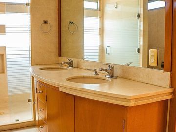 Casa en venta dentro de coto en Valle Real, Zapopan