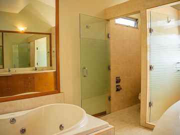 Casa en venta dentro de coto en Valle Real, Zapopan