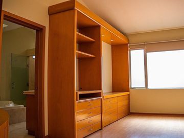 Casa en venta dentro de coto en Valle Real, Zapopan