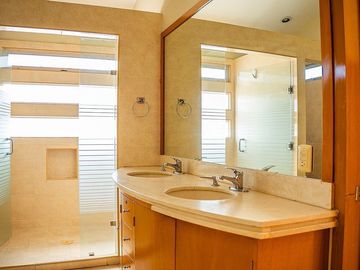 Casa en venta dentro de coto en Valle Real, Zapopan