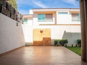 Casa en venta dentro de coto en Valle Real, Zapopan
