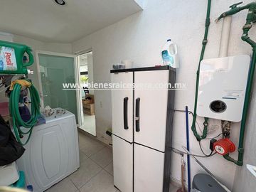 CASA EN RENTA AMUEBLADA EN TEQUISQUIAPAN EN EL FRACC. LOS VIÑEDOS. Meli