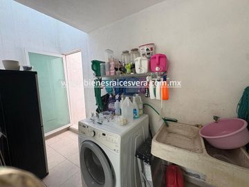 CASA EN RENTA AMUEBLADA EN TEQUISQUIAPAN EN EL FRACC. LOS VIÑEDOS. Meli
