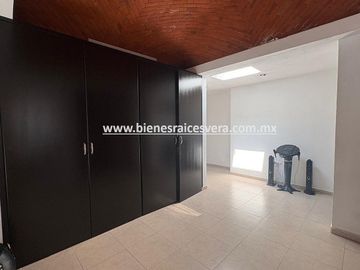CASA EN RENTA AMUEBLADA EN TEQUISQUIAPAN EN EL FRACC. LOS VIÑEDOS. Meli