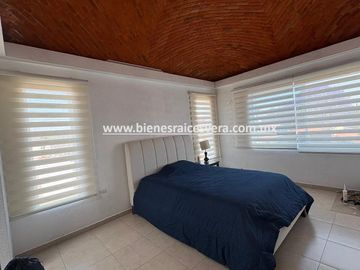 CASA EN RENTA AMUEBLADA EN TEQUISQUIAPAN EN EL FRACC. LOS VIÑEDOS. Meli