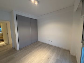 Venta Departamento cuatro ambientes con cochera y baulera Remeros Beach Sky 1