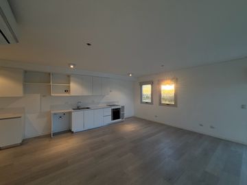 Venta Departamento cuatro ambientes con cochera y baulera Remeros Beach Sky 1