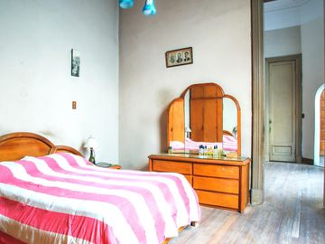 VENTA - PH - FLORES - Super Luminoso y Espacioso - ¡¡¡7 Ambientes y 2 Patios!!!