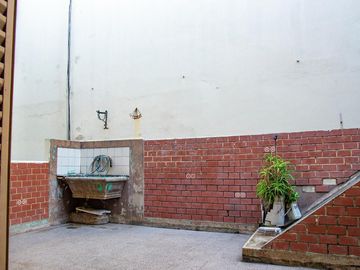 VENTA - PH - FLORES - Super Luminoso y Espacioso - ¡¡¡7 Ambientes y 2 Patios!!!