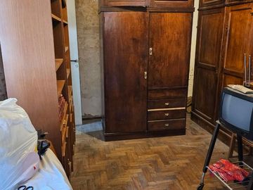 CASA EN VENTA 4 AMBIENTES CONSTITUCION CON PATIO SIN EXPENSAS A REFACCIONAR