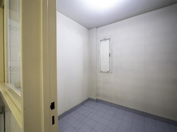 Importante semipiso de categoría, 4 amb, dos cocheras, dependencia,pileta y baulera.