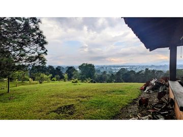 ☘CASA CON SUPER LOTE  EN LLANOGRANDE CON VISTA Y PESEBRERAS