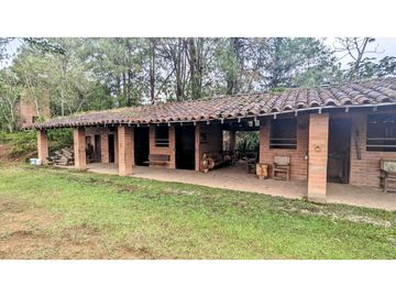☘CASA CON SUPER LOTE  EN LLANOGRANDE CON VISTA Y PESEBRERAS