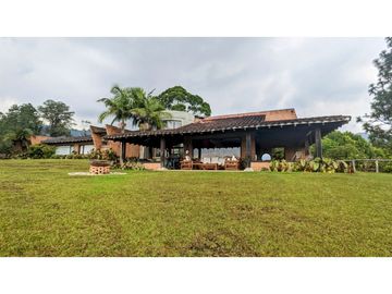 ☘CASA CON SUPER LOTE  EN LLANOGRANDE CON VISTA Y PESEBRERAS