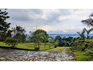 ☘CASA CON SUPER LOTE  EN LLANOGRANDE CON VISTA Y PESEBRERAS