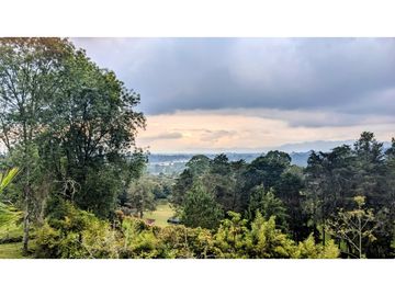 ☘CASA CON SUPER LOTE  EN LLANOGRANDE CON VISTA Y PESEBRERAS