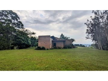 ☘CASA CON SUPER LOTE  EN LLANOGRANDE CON VISTA Y PESEBRERAS