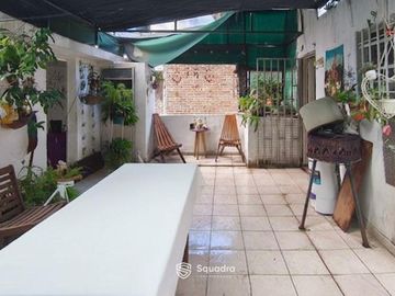 VENTA - PH 2 dormitorios, con patios y cochera - Barrio Roque Saenz Peña, Rosario.