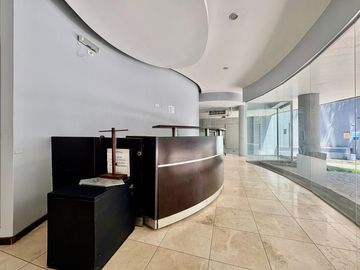 Edificio Comercial en muy buena ubicación y comodos accesos