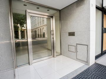 Departamento de 2 ambientes  a metros de Av. Rivadavia y la Plaza Flores- Zona Comercial