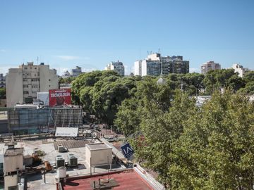 Departamento de 2 ambientes  a metros de Av. Rivadavia y la Plaza Flores- Zona Comercial