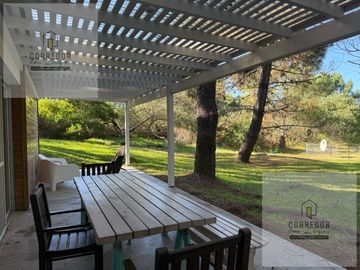 Casa Venta Costa Esmeralda Barrio Deportiva al 300 4 Ambientes