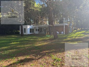 Casa Venta Costa Esmeralda Barrio Deportiva al 300 4 Ambientes