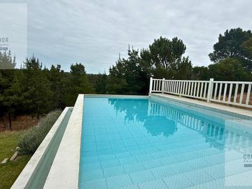 VENTA CASA COSTA ESMERALDA, BARRIO ECUESTRE AL 100, 6 AMBIENTES