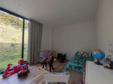 ☘CASA DE UN SOLO NIVEL EN EL ALTO DEL ESCOBERO